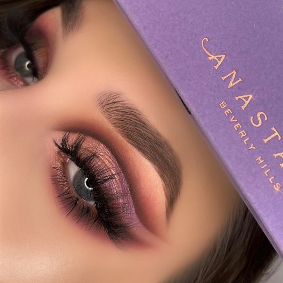 NIB🔥 ABH - Norvina Palette - Picture 3 of 15